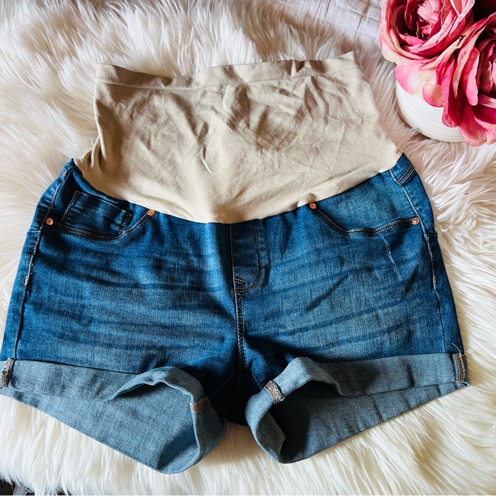 ✨Blue Maternity Shorts✨